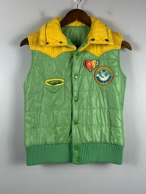 Retro junk food green yellow patch puffer vest size medium